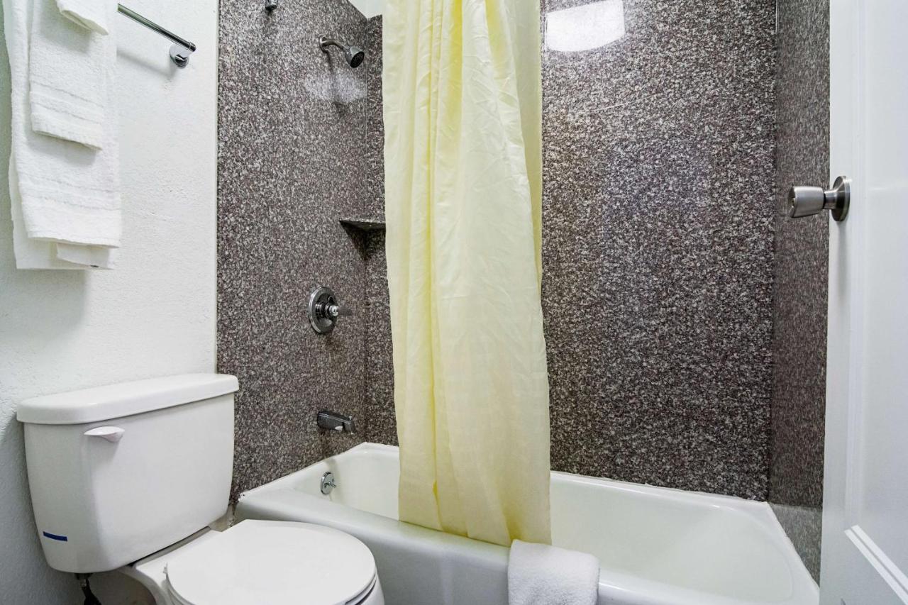 Econo Lodge แอชโบโร ภายนอก รูปภาพ